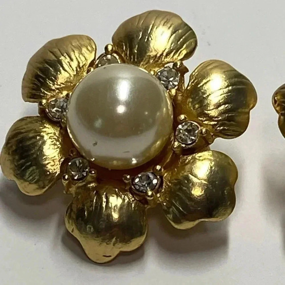 GOLD FAUX PEARL, RHINESTONE CLIP EARRINGS - Picture 7 of 11